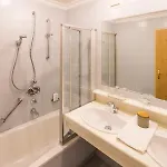 Hotel Zum Schwarzen Baeren 4*