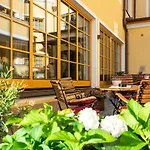 Hotel Zum Schwarzen Baeren 4*