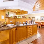 Zum Schwarzen Baeren Hotel 4*