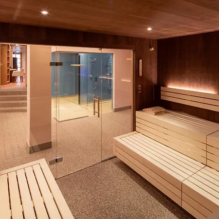 Zum Schwarzen Baeren 4*