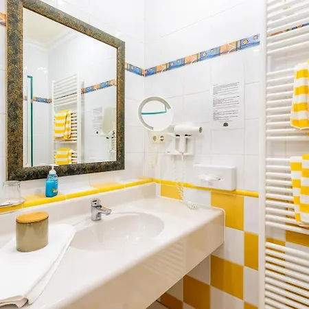 Zum Schwarzen Baeren Hotel 4*