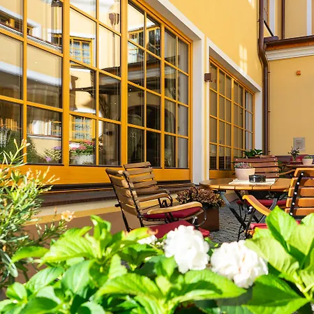 Hotel Zum Schwarzen Baren 4*