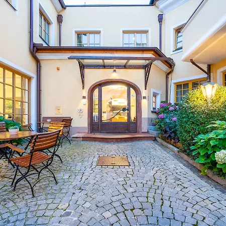 Zum Schwarzen Baren Hotel