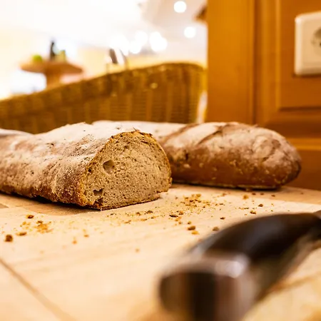 Zum Schwarzen Baeren 4*