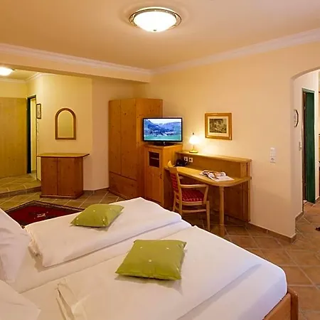 Zum Schwarzen Baeren Hotel