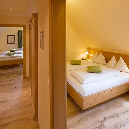Zum Schwarzen Baeren Hotel 4*