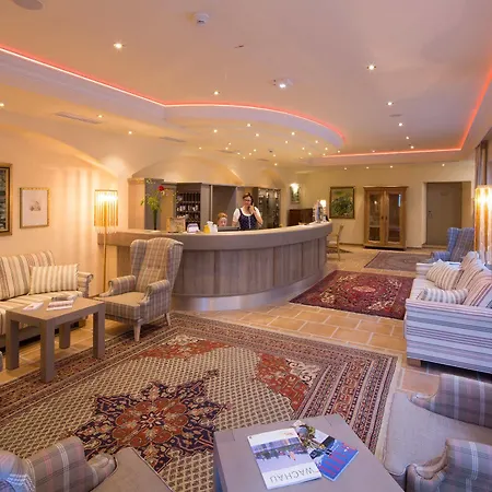 Hotel Zum Schwarzen Baeren 4*