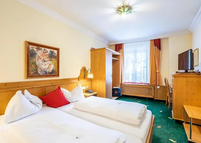 Hotel Zum Schwarzen Baeren 4*