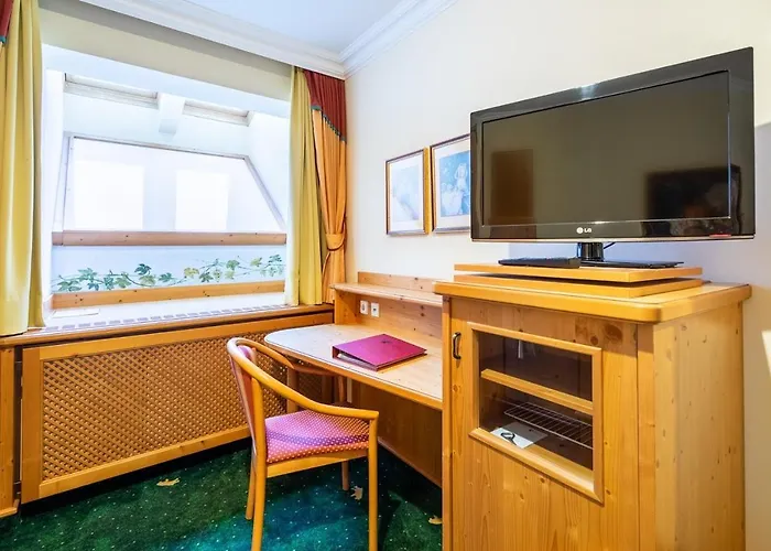 Hotel Zum Schwarzen Baren 4*