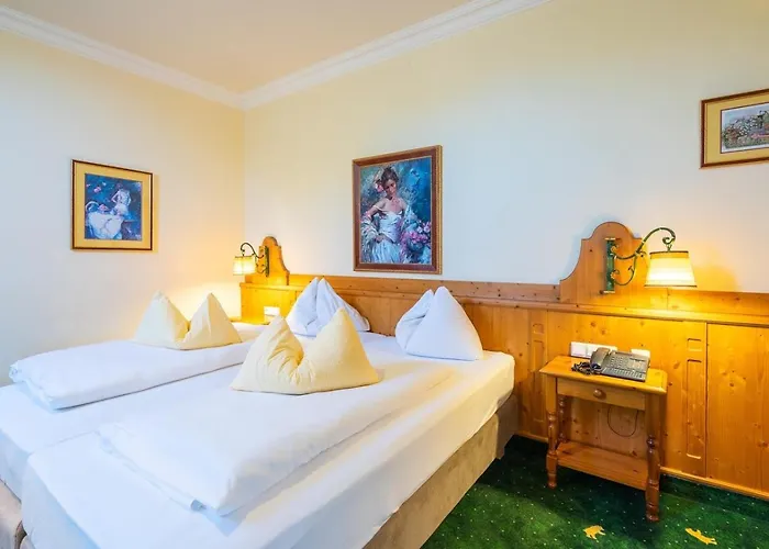 Zum Schwarzen Baeren Hotel 4*