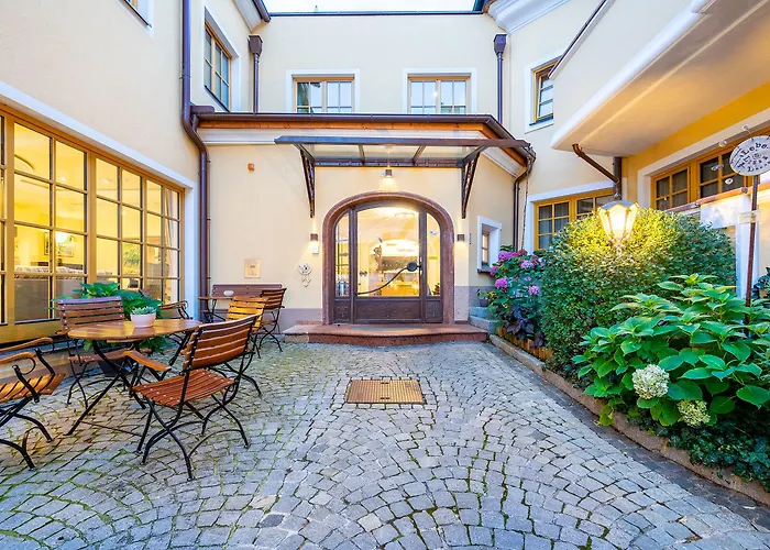 Zum Schwarzen Baeren Hotel