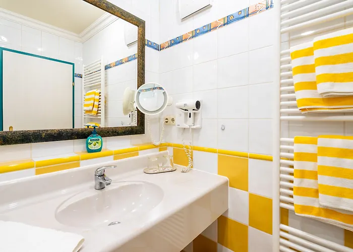 Zum Schwarzen Baeren Hotel 4*