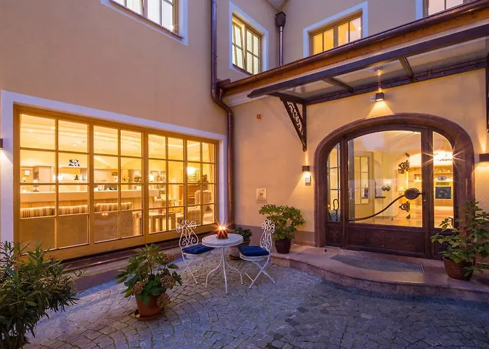 Zum Schwarzen Baeren Hotel 4*