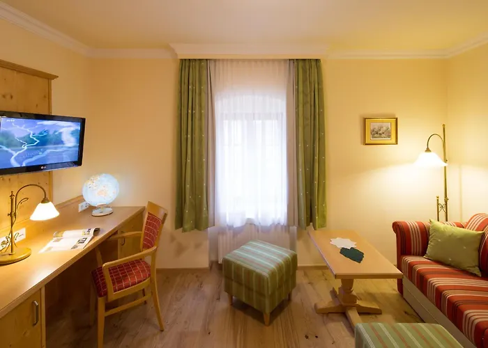 Zum Schwarzen Baeren 4*